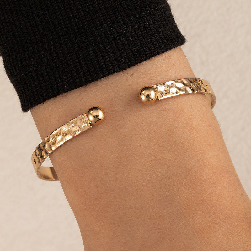 Minimalist Heart-Shaped Plain Band Single-Layer Open-End Bracelet