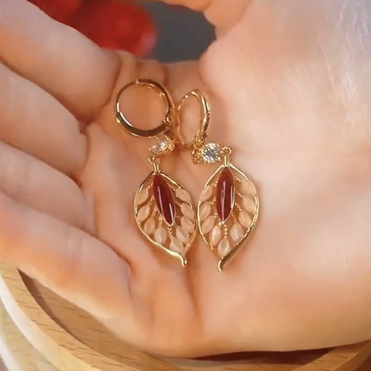 New Lightweight Luxury High-end Stylish Versatile Fashion Personality Ear Clips For Women