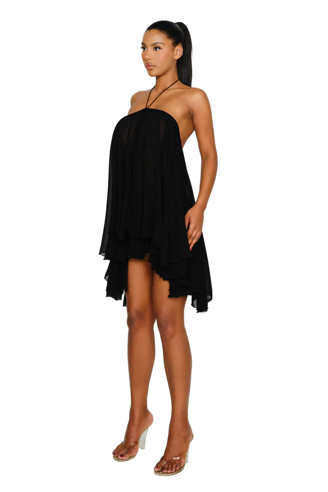 A Fashionable And Personalized One-shoulder Dress For Women